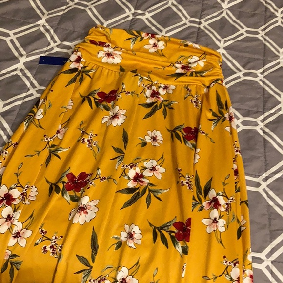 Apt. 9 Yellow Floral Skirt - Picture 3 of 6